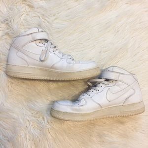 🌼 SALE! Nike Men’s Air Force 1s Retro Sneakers